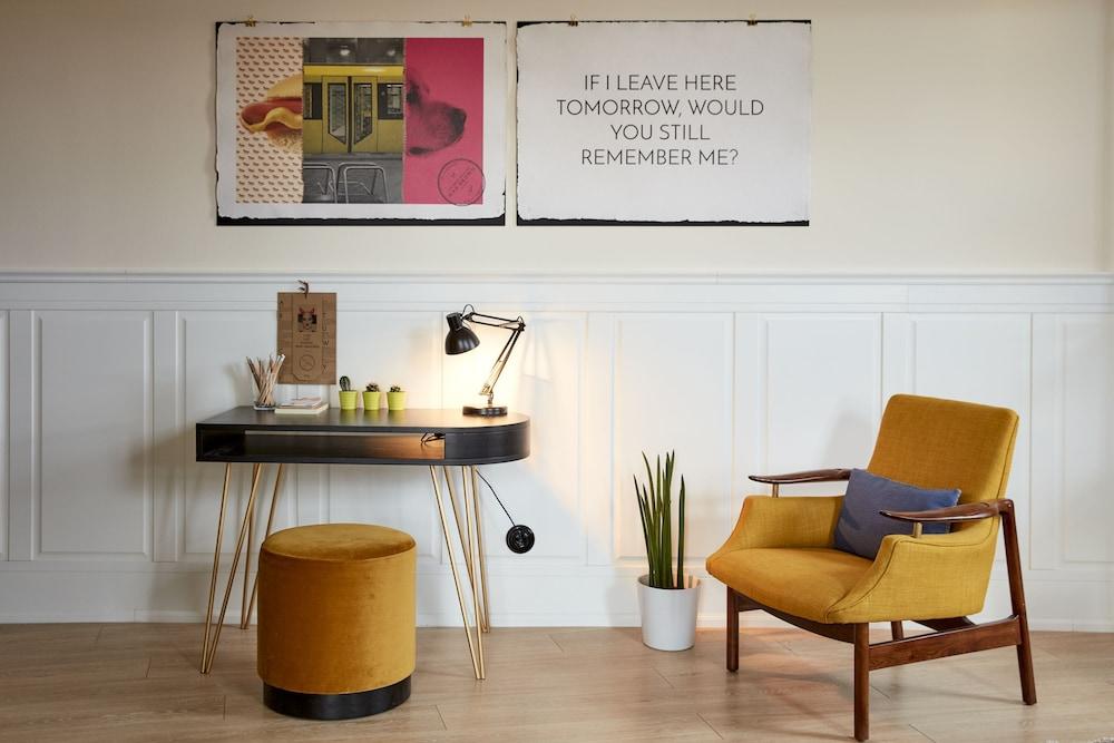 Max Brown Midtown, Part Of Sircle Collection