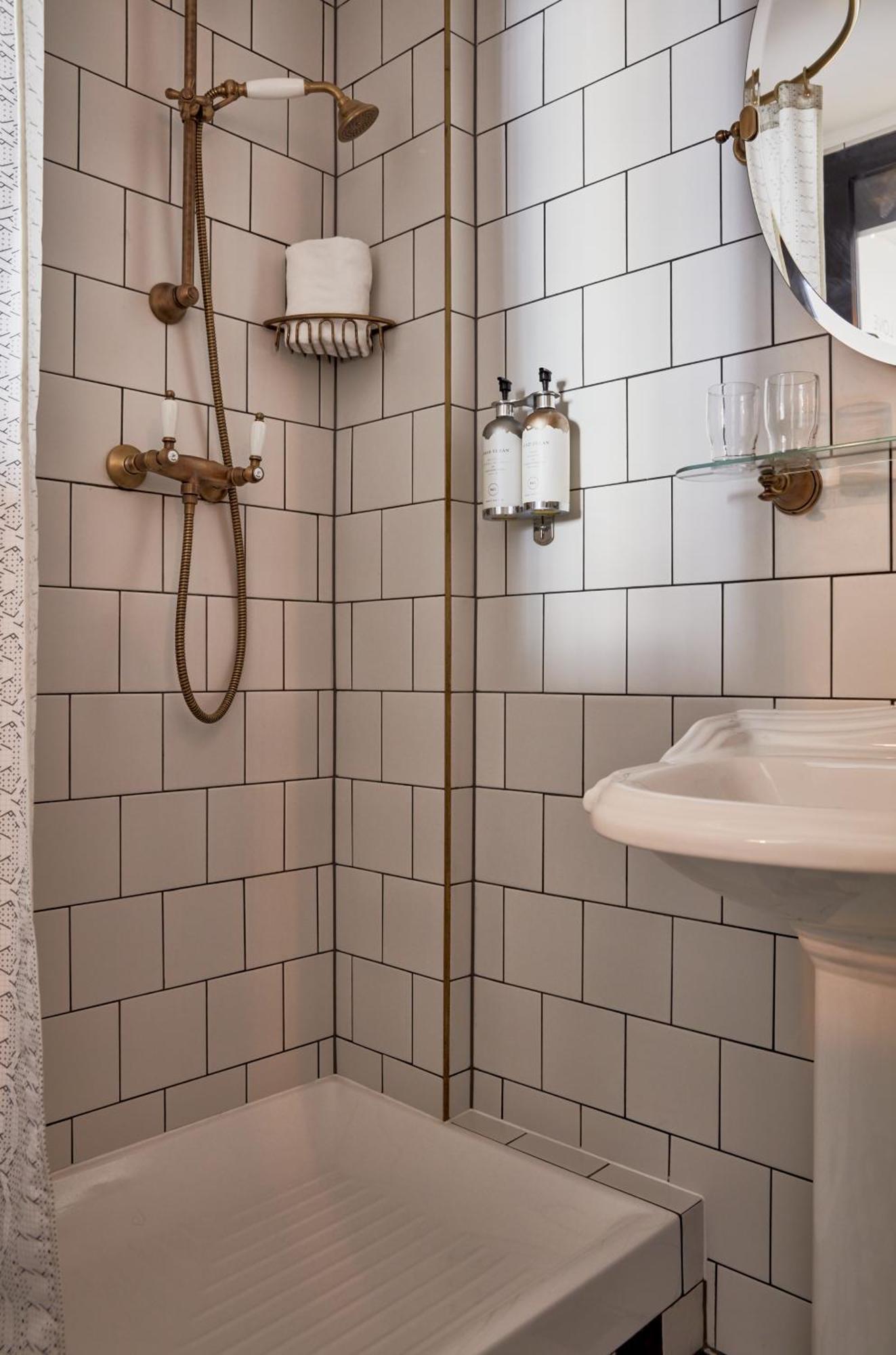 Max Brown Midtown, Part Of Sircle Collection 4*