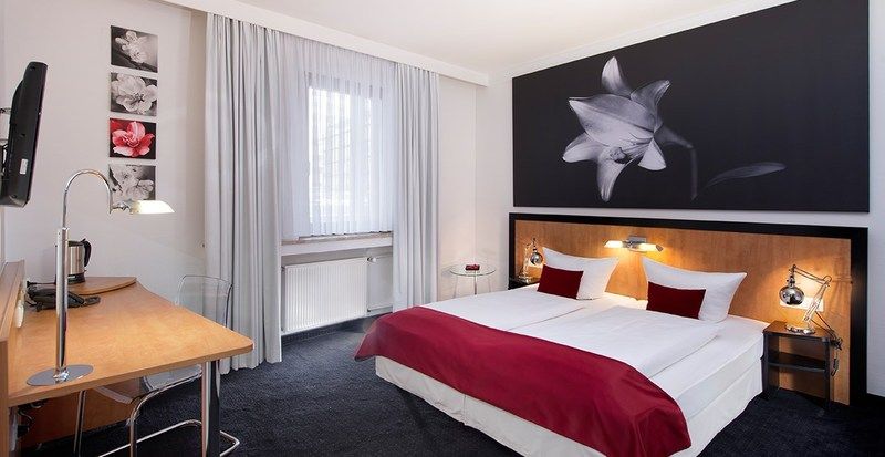 Max Brown Midtown, Part Of Sircle Collection 4*